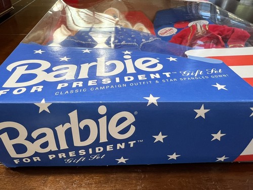 Cool Retro Limited Edition 1991 Barbie For President Geschenkset TOYS R US 90er - Bild 4 von 9