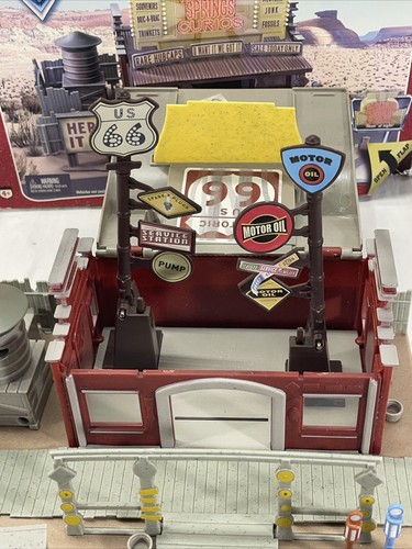 Disney Cars Radiator Springs Curio Shop Playset In Box RARE + EXTRAS - Picture 16 of 18