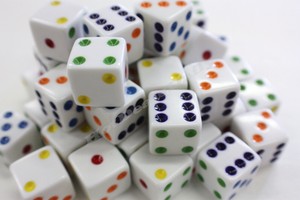 WHOLESALE-LOT-200-WHITE-DICE-MULTICOLOR-PIPS-6-SIDED-D6-DIE-GAME-SIX-5-8-034-16mm