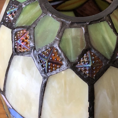 Vintage Small Stained Leaded Mosaic Glass Lamp Shade Iridescent Amber Diamond - Foto 9 di 13
