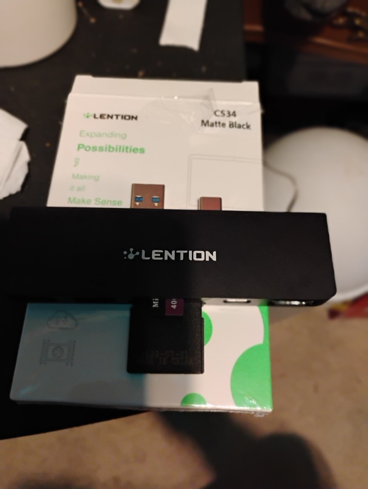 USB-C MULTIPORT ADAPTER 4K USB-C MULTIPORT ADAPTER 4K