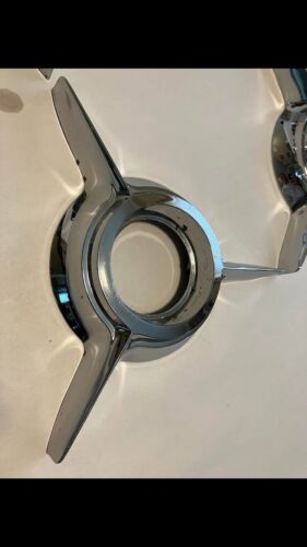 1963 Oldsmobile hubcap centers 63 Olds Die Cast - Picture 2 of 5