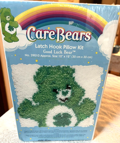 2005 CARE BEAR LATCH HOOK PILLOW KIT    GOOD LUCK BEAR   MIP - Picture 1 of 4