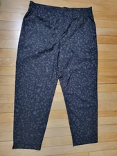 Gapfit Runaround Tapered Fit Pants Womens Large Athleisure Leopard Travel SPF
