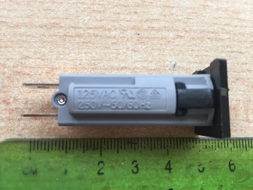 Interruttore termico reimpostabile 3A Hawco - ZE800 03A PM Z1915 - Foto 3 di 4