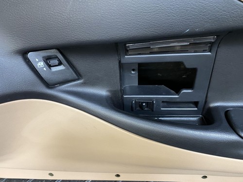1995 CORVETTE FRONT PASSENGER RH INSIDE INTERIOR DOOR TRIM PANEL LIGHT BEIGE 64I - Picture 7 of 8