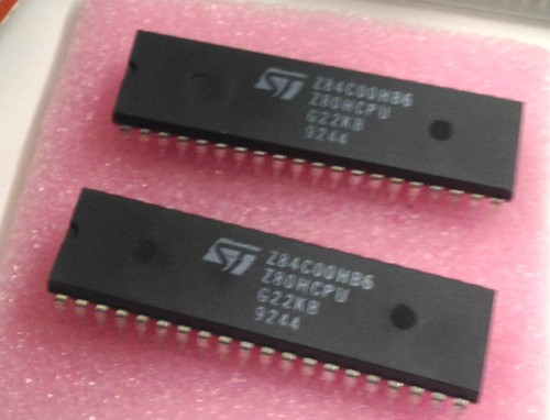 2 Stück Z84C00HB6 – Z80H CPU, CMOS DIP40, 8 MHz, -40°C Bis +85°C, Von STMicroelectronics
