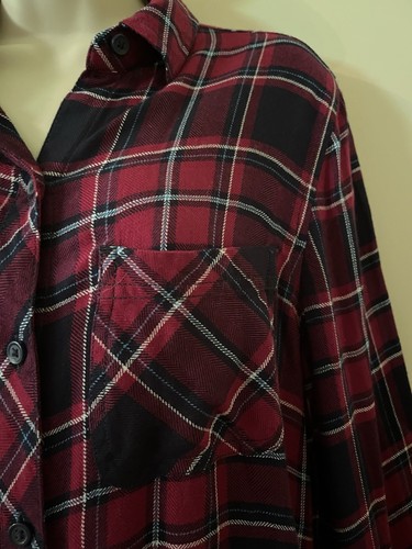 Beach Lunch Lounge Maroon Plaid Long Sleeve Button Up Shirt SZ M 100% Rayon - Picture 2 of 12