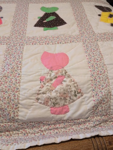 Edredón cosido a mano de colección Hollie Hobbie/Sun Bonnet Sue (completo 80"x65") *Defectos/Leer - Imagen 3 de 24