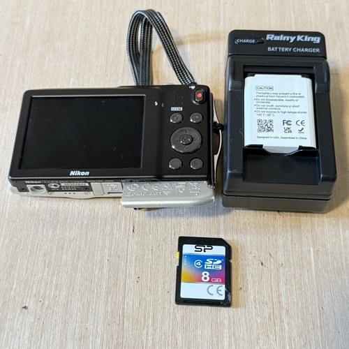 Nikon Coolpix S3300 argento 16,0 megapixel fotocamera digitale testata buona con scheda SDCard Bat-Char! - Foto 10 di 12