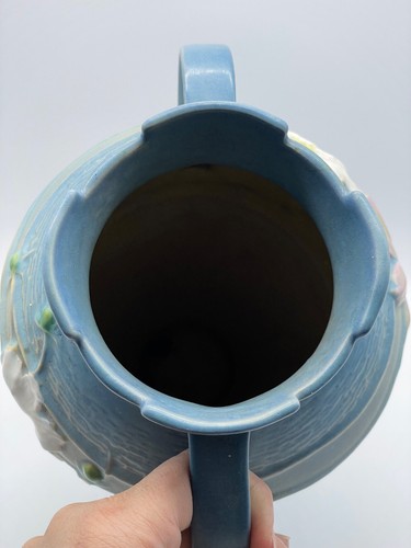 Jarrón Roseville Art Pottery Cosmos Flores 956-12" 2 asas azul LEER CHIP - Imagen 8 de 14