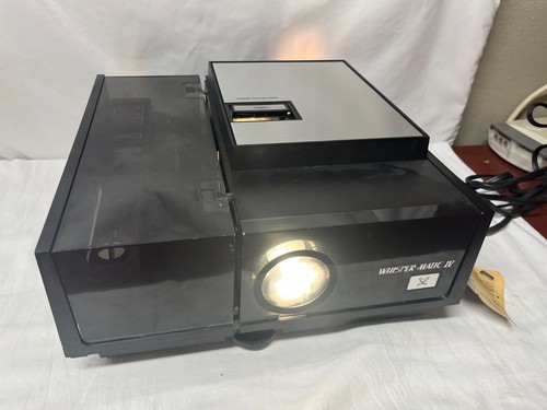 Sears Whisper-Matic IV  - 2 x 2 Slide Projector Model 9876- POWERS ON - Picture 2 of 19