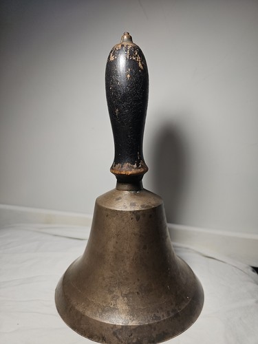 Antike 8 1/2" Messing Holzgriff Hand Schule/Stadt Schreier Glocke