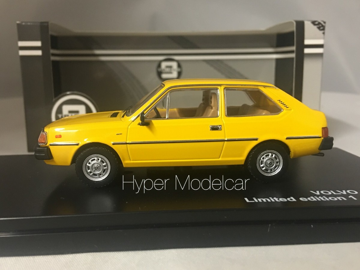 ボルボ　T5R　ミニカー1/43 TRIPLE9 1995YELLOW ボルボT5Rミニカー1/43 TRIPLE9 1995YELLOW
