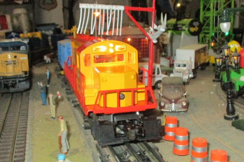 Lionel 8186 Burger King GP-20 Powered Diesel w/ 3 Pos Reverse O/027 ga. 1981 - Picture 14 of 14