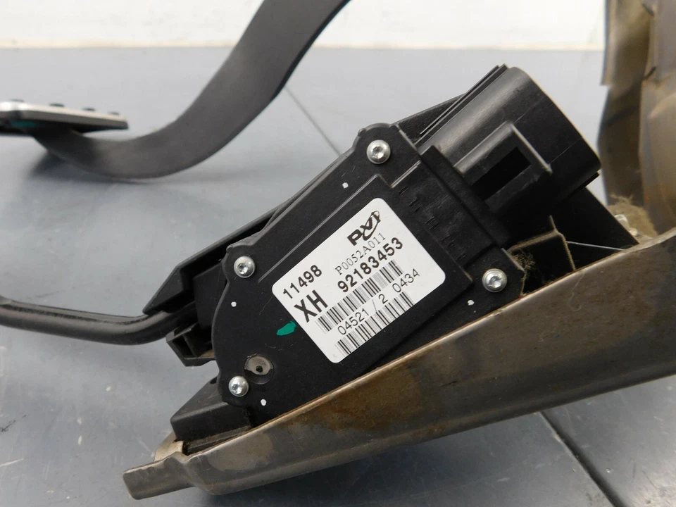 Pontiac GTO 2005 05 06 conjunto de pedal de freno/acelerador #5256 X2 Foto 4 de 4