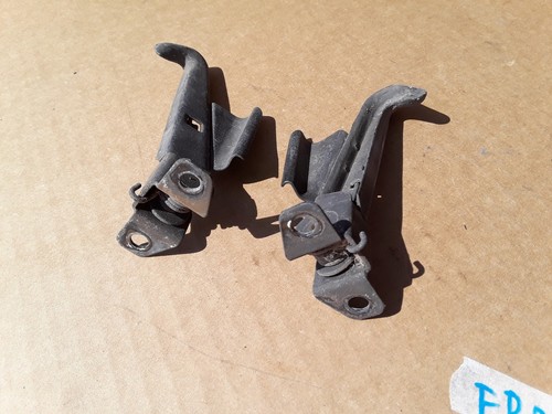 1973 - 1980 MERCEDES W116 450SEL HOOD BONNET LEFT & RIGHT LOCK LATCH CATCH OEM - Picture 4 of 7