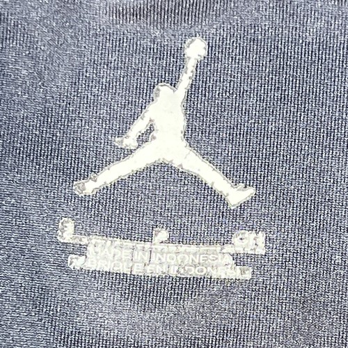 Camisa térmica Nike Air Jordan Michigan Wolverines manga larga para hombre talla pequeña - Imagen 4 de 5