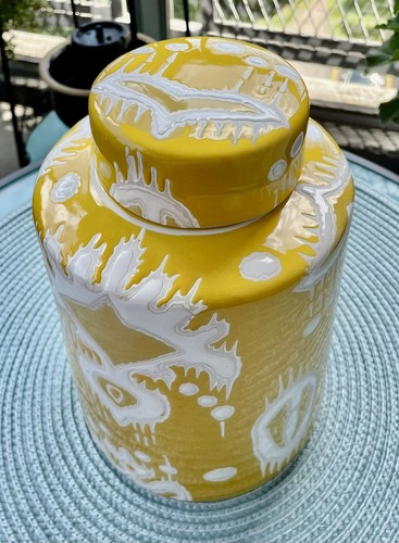 New & Lovely! YELLOW & WHITE Ikat Design Lidded Jar Gorgeous Decor Accent! - Picture 5 of 18
