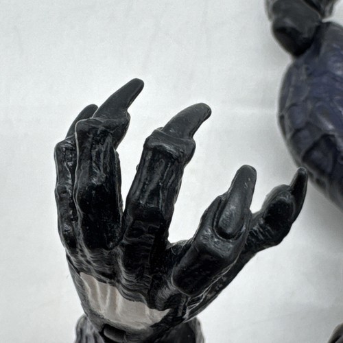 Marvel Legends Venom 7" Action Figure 2008 Hasbro Spiderman - Picture 23 of 24