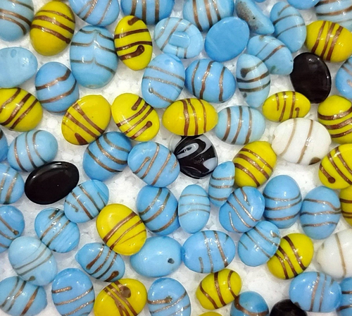 10 Glass Beads Handmade Blue, Yellow, Black & White Color 16mm x 11mm Oval Shape - Picture 4 of 6