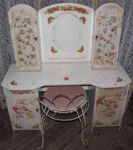 Vintage Child\'s Size American Greeting Strawberry Shortcake Vanity ... Vintage Child\'s Size American Greeting Strawberry Shortcake Vanity ...