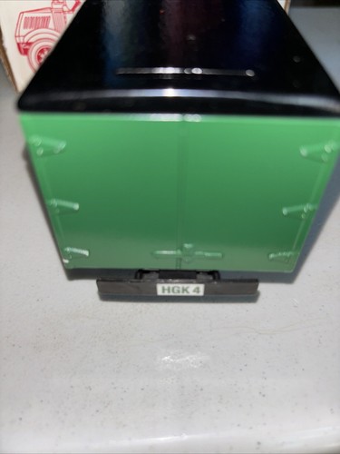 Bank- Die-cast 1935 MACK Gas Box Truck Scale 1:34 Made In 1993 Lock With Key - Picture 2 of 10