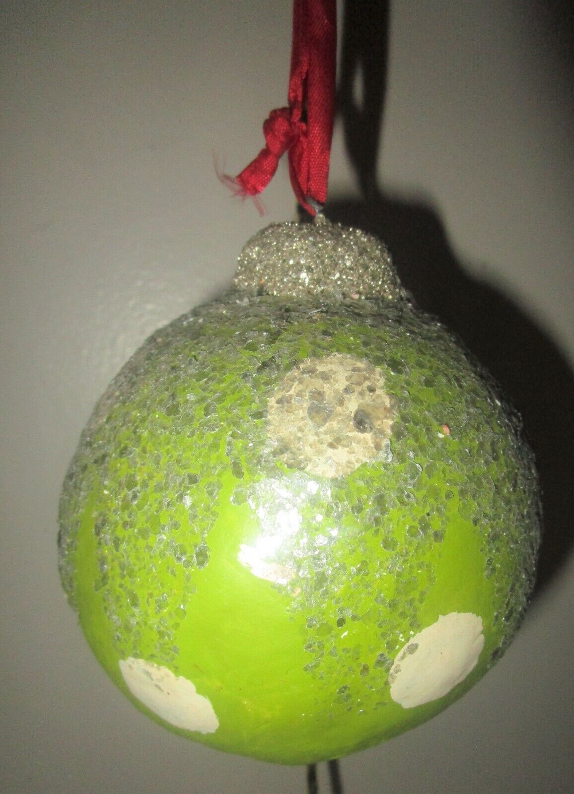 Penny McAllister Folk Art Large Green Glitter Polka Dot Ball Christmas Ornament Ostatnia praca tania