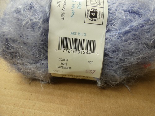 Moda Dea Dream Lavender Yarn Skein Acrylic Blend 50g 1.76 oz 93 yd Med 4 New - Picture 3 of 5