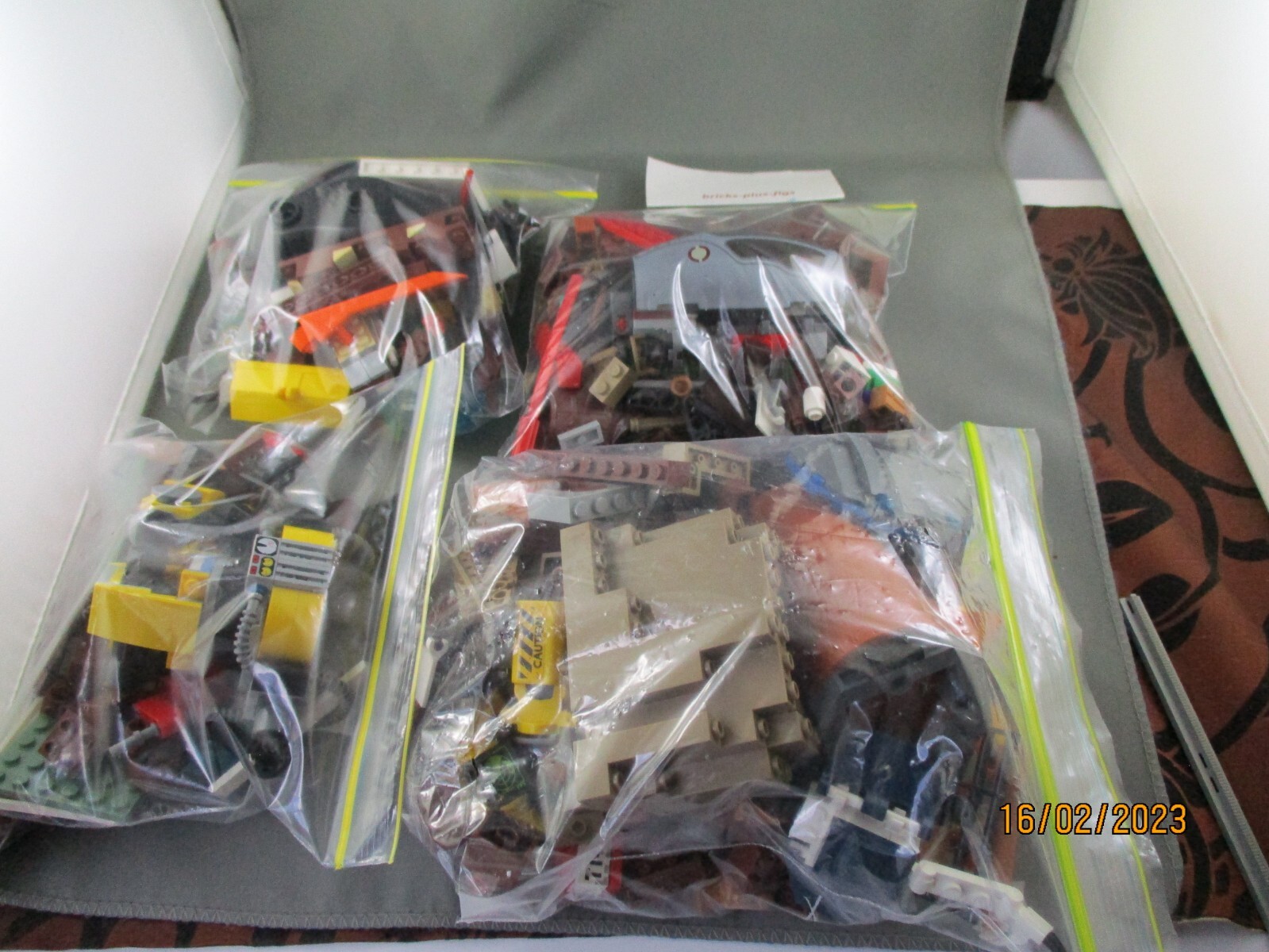 LEGO bulk lot approx 3 kg bricks plates minifig utensils some new and some use - Picture 5 of 13