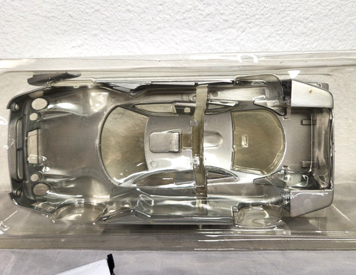 Dragon 1999 Mercedes-Benz CLK-GTR 1/24 Scale Plastic Model Kit #8013x - Picture 11 of 21