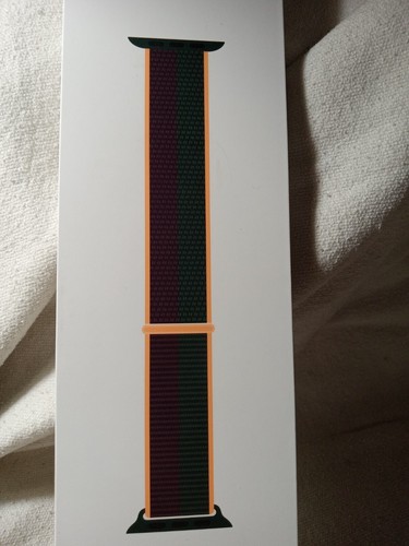 Apple Watch 45mm Sport Loop Dark Cherry/Forest Green ML323AM/A (J01) - 第 1/4 張圖片