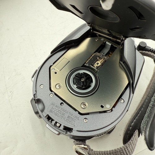 Canon DC220 35X Optical Zoom 2.6-91mm 1:2.0 Objektiv DVD Camcorder silber getestet - Bild 13 von 19