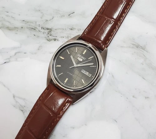 Seiko SKXF07 Grey Linen Checkboard Sunburst Dial Retro Ultra Rare Vintage Auto