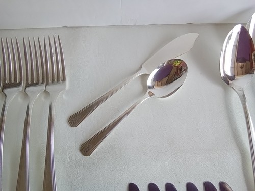ONEIDA COMMUNITY PAR PLATE CLARION PATTERN SET FOR 6 SETTINGS 26 PC TOTAL NICE - Picture 3 of 15