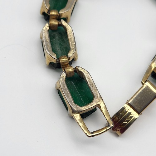 Beautiful green glass vintage bracelet chunky bold unsigned estate - Picture 7 of 11