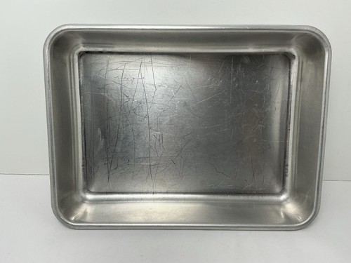 Nordic Ware Aluminum Lasagna/Cake Pan N7802 Commercial NSF with Snap Lid 9x13 - Picture 8 of 21
