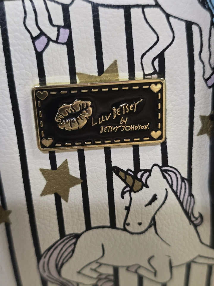 Bolso Bandolera Luv Betsey Johnson Quinn Rayas Mágico Unicornio Cartera Uso Foto 2 de 4
