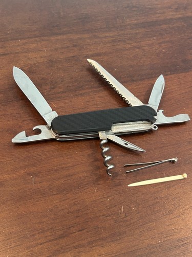 Victorinox Camper Swiss Army Knife with Carbon Fiber Style Scales Excellent! - Picture 4 of 12