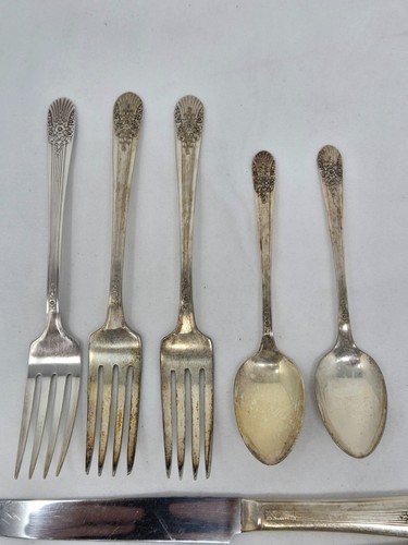 WM DE COLECCIÓN. JUEGO DE CUBIERTOS DE REPUESTO ROGERS ORIGINAL NIEBLA CALÉNDULA PLATEADA 8 PIEZAS - Imagen 3 de 6