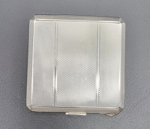 VINTAGE STERLING SILVER ENGRAVED LARGE POWDER BOX WITH MIRROR BIRMINGHAM 1947 - Picture 2 of 12