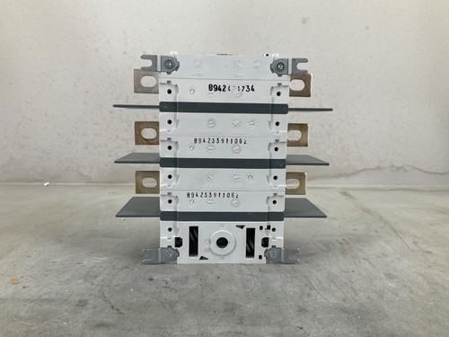 NEW ABB OT200U03 DISCONNECT SWITCH 200A 3P 600V NON-FUSIBLE - Picture 9 of 10