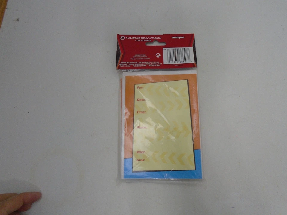 8 convites com envelopes para festa de aniversário de carros Disney Pixar - Imagem 4 de 4