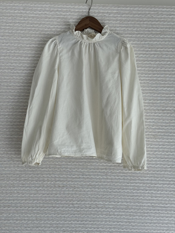 12y old Bonpoint Stunning ivory cream super soft warm Blouse