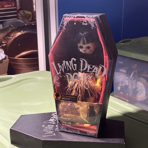 Living Dead Dolls Milu 2015 Con Exclusive! - Picture 1 of 4