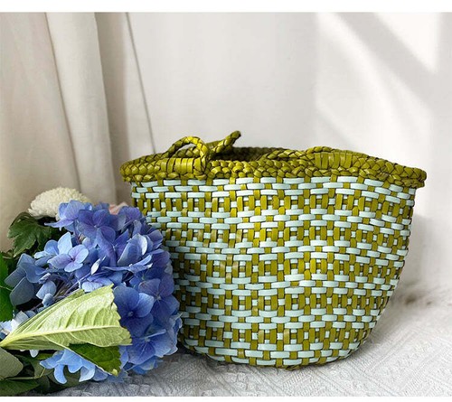 Handwoven Cowhide Leather Bucket Bag, Vintage Two-tone Woven Cowhide Handbag - Imagen 4 de 18