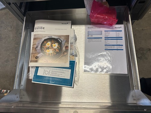 Thermador 30" Stainless Steel Warming Drawer - WD30WC - Picture 3 of 3