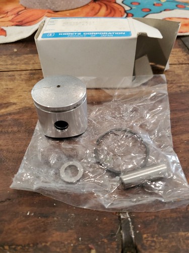 ECHO Piston Kit. #100000-44330, new old stock, w/ pin, clips, washers, ring - Picture 2 of 3