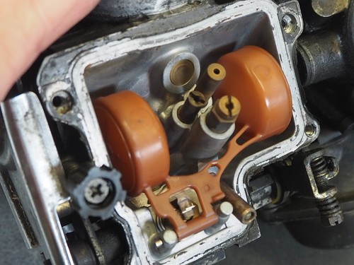 CARBURETOR HONDA VT1100C 1985 16026-MG8-671 14695 - Imagen 3 de 13
