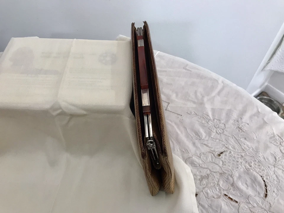 Cartera sin asas Judith Lieber años 70 serpiente tostada y ámbar Lucite Foto 3 de 4